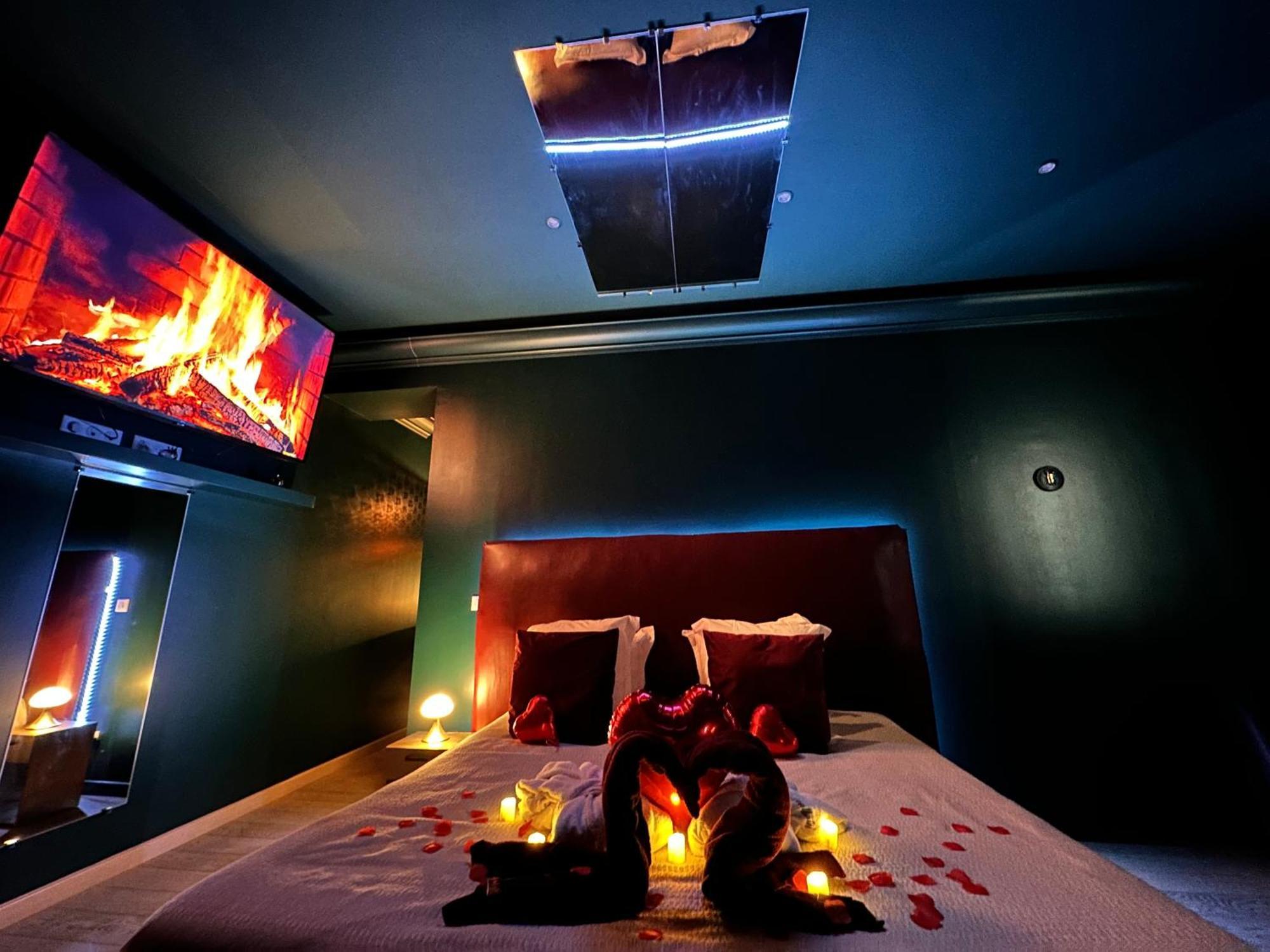 Mieuxqualhotel Jacuzzi Privatif Velvet Desire 波尔多 外观 照片